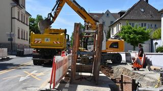 Die Wachbacher Straße bleibt noch bis Ende Juni in einem Teilbereich eine Baustelle. Umleitungen sind solange nötig.