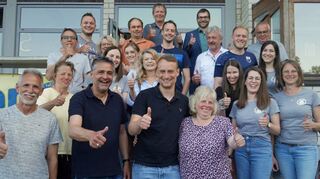 Aus Anlass des Jubiläums 50 Jahre Tennisclub Höpfingen wurde auch ein Jubiläumsturnier ausgetragen; auf dem Bild die Sieger und Platzierten.