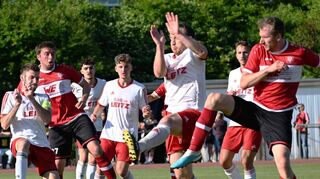 Es war kein rauschendes Fußballfest, doch am Ende gab es wenigstens einen absolut verdienten Sieger: Der SV Seckach setzte sich in der Relegation gegen den VfR Gommersdorf II mit 2:0 durch und steigt in die Kreisliga Buchen auf.
