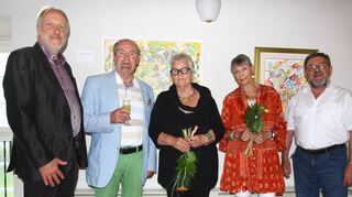 Zum Ausstellungsthema „Reflexionen“ sprach Pfarrer Bernd Rampmeier (links). Die Künstler Hans Hermann Schmidt, Reingard Glass und Barbara Schnirch stellten ihre Werke vor. Ortsvorsteher Josef Wülk (rechts) zeigte sich angetan vom Schaffen der drei Neunkirchener Künstler.