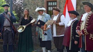 Die Repräsentanten des Kaufmannszugs aus Seligenstadt und der Stadt Cullesheym.
