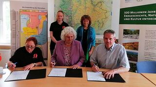 Der Verein Homo heidelbergensis von Mauer, die Stiftung Urmensch von Mauer und der Unesco Global Geopark Bergstraße-Odenwald haben eine Kooperationsvereinbarung unterschrieben.