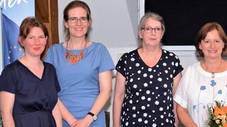 Der Vorstand des neu gegründeten Mundartvereins (von links) Veronica Kerber, Dr. Isabell Arnstein, Elfi Neubauer-Theis mit Kulturmanagerin Dr. Marta Schmidt.