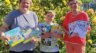 Die Kommunionkinder aus Hainstadt haben gesammelt und 1300,50 Euro an die Elterninitiative Regenbogen gespendet.