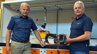 Andreas Kriegler (links) übernimmt bei Adaptronic die Geschäftsleitung. Gründer Peter Müller (rechts) zieht sich zurück.