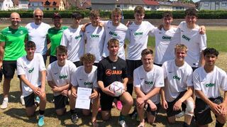 Das Team WK1 des Burghardtgymnasiums wurde beim Fußball-Finale „Jugend trainiert für Olympia“ im Regierungsbezirk Karlsruhe den Sieg geholt.