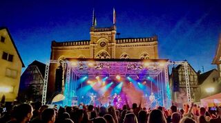 Auf insgesamt vier Bühnen treten Bands beim Tauberbischofsheimer Altstadtfest auf.