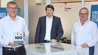 Der Bereich Innovationsmanagement genießt bei der Firma Ansmann einen sehr hohen Stellenwert. Über das Top-100-Siegel freuen sich – stellvertretend für das ganze Team – (von links) Alfred Bergold, Patrick Megerle und Manfred Blank. Die Überreichung ist am 23. Juni in Augsburg.