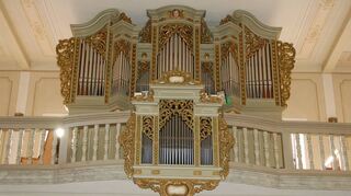 Der Zahn der Zeit hat an der Steinmeyer-Orgel in der evangelischen Kirche in Uiffingen genagt. Sie ist dringend renovierungsbedürftig. Nun hat der Haushaltsausschuss des Deutschen Bundestags in Berlin 16 000 Euro an Fördermitteln für die Arbeiten bewilligt.