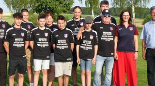 Die erfolgreiche Jugendmannschaft der Tischtennisabteilung wurde für ihren Double-Gewinn geehrt. Das Team gewann in der zurückliegenden Saison sowohl den Pokal als auch die Meisterschaft.