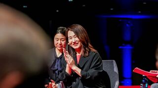 Programmdirektorin Chiaki Soma beim Pressegespräch in Frankfurt.