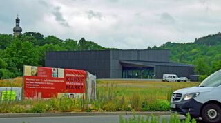 Laut Bebauungsplan ist ein „Beherbergungsbetrieb“ in unmittelbarer Nähe zur Tauberphilharmonie vorgesehen. Zur Umsetzung kam es aber bislang nicht