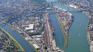 Mehr als 13 Millionen Tonnen Güter wurden im vergangenen Jahr in den Häfen Ludwigshafen und Mannheim (im Bild der Mühlauhafen) umgeschlagen.