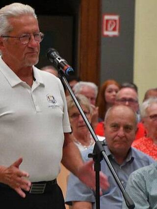 . . . Kandidaten. Dabei ging es auch um Senioren- (l.) und Verkehrsthemen (r.)