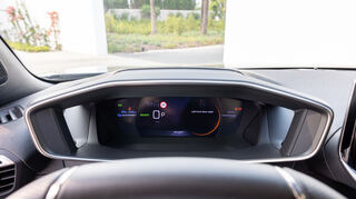 mid Malaga - Der 10 Zoll Bildschirm mit den Fahranzeigen lässt sich in einen 3D Effekt Modus umschalten.