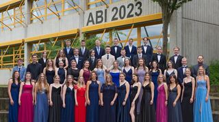 Die Abiturientinnen und Abiturienten des Martin-Schleyer-Gymnasiums Lauda.