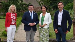 Dezernentin Ursula Mühleck (von links) und Landrat Christoph Schauder freuten sich über den Besuch von Regierungspräsidentin Susanne Bay und Abteilungspräsident Mobilität, Verkehr und Straßen, Stefan Heß. Bei der Visite im Main-Tauber-Kreis tauschten sich die Beteiligten über aktuelle kreispolitische Themen aus.