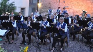 Die Serenade im stimmungsvollen Ambiente des Grünsfelder Schlosses findet am Sonntag, 23. Juli, um 17 Uhr auf dem Platz hinter dem Schloss statt.