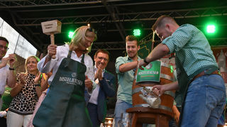 Eröffnet wurde das 47. Altstadtfest mit dem traditionellen Bieranstich.