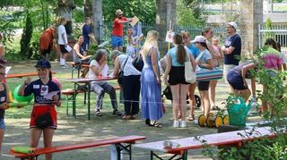 Die Turnabteilung des SV Osterburken, unter der Leitung von Conny Ernst, bot nachmittags unter den „schattigen“ Bäumen im Stadtgarten ein abwechslungsreiches Programm mit mehreren aufgebauten Stationen an.