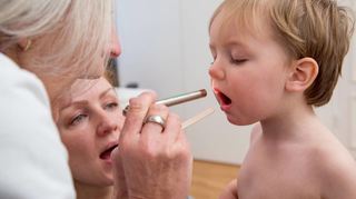 Kinderarztbesuche gehören für Eltern und (Klein-)Kinder zum Alltag, vorausgesetzt der Nachwuchs ist als Patient in einer Praxis aufgenommen.