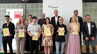 Gleich mehrere Schüler nahmen einen Preis oder ein Lob entgegen.