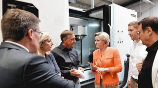 Wirtschaftsministerin Dr. Nicole Hoffmeister-Kraut beim Besuch der Firma Bohlender im Industriepark ob der Tauber in Grünsfeld.