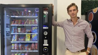 Sein Verkaufsschlager: US-Candy. Neben dem Kiosk vertreibt Kaut die Automaten-Modelle an Geschäftskunden.