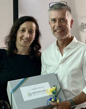 Rainer Dörfler wurde als Vorstand der Genossenschaft verabschiedet. Das Bild zeigt ihn mit Silke Mai.