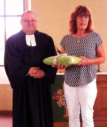 Luise Rüße wurde von Pfarrer Kreß verabschiedet.