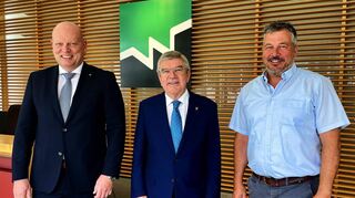 Zuversichtlich in die Zukunft: Weinig-Vorstandsvorsitzender Gregor Baumbusch, Aufsichtsratsvorsitzender Dr. Thomas Bach sowie Konzern-Betriebsratsvorsitzender und Arbeitnehmervertreter Rainer Haag (von links).