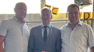 Heiko Kühner und Ralf Unangst wurde die silberne Ehrennadel des Badischen Tennisverbandes verliehen.