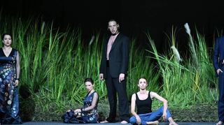 Adriana González (von links nach rechts), Sabine Devieilhe, Krzysztof Baczyk, Lea Desandre und Andrè Schuen während der Fotoprobe zur Oper.