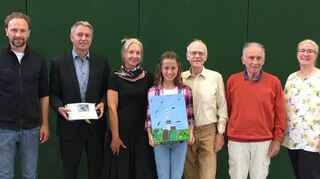 Mit dem Arthur-Grimm-Preis wurden Schülerinnen der Grundschulen Schloßau (links) und Mudau ausgezeichnet.