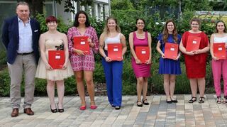 G3MF2: Elena Andres, Sifa Erdogan, Jennifer Gaiser, Kristina Gnoyanaya, Jennifer Hanke, Lana Kellenbenz, Juliane Kohlmann, Sophia Kotzaridis, Lena Lias, Jessica Litau, Carolin Reifschneider, Viktoria Schmidt, Nicole Schwertner, Sina Sieber, Afroditi Tse, Anika Urban-Pelz und Erna Wiand.