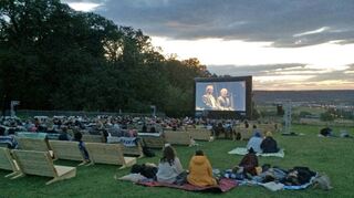 „Film ab“ hieß es am Montagabend beim erfolgreichen Auftakt des Weidenkino-Festivals im Bad Mergentheimer Wildpark.
