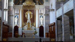 Blick auf den imposanten Altar der Mutterhauskirche in Gengenbach.