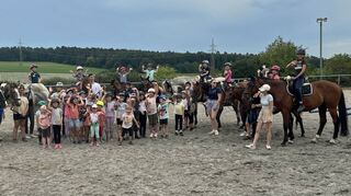 37 Kinder verbrachten einen Nachmittag auf dem Pferdehof Karle in Osterburken.