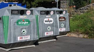 Seit Anfang der Woche stehen die Glascontainer wieder auf dem Parkplatz in der Laurentiusbergstraße.