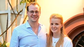 Bald läuten für dieses Paar die Hochzeitsglocken: Erbprinz Ludwig zu Löwenstein-Wertheim-Freudenberg und seine Verlobte Helene von Pezold heiraten am 9. September in der Wertheimer Stiftskirche.