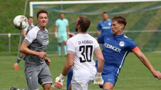 Der SV Harthausen (im blauen Trikot) feierte in der Kreisliga A Hohenlohe, Staffel 3, am gestrigen Sonntag einen 2:0-Auswärtssieg beim SV Wachbach.