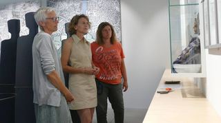 Dorothee Roos, Katja Fritsche und Carmen Bronner (von links) sehen viele Anknüpfungspunkte in der Arbeit der KZ-Gedenkstätte und der Justizvollzugsanstalt Adelsheim. Mit dem aktuellen Projekt der Renovierung der Ausstellungsräume, in die Häftlinge einbezogen waren, ist die Spur gelegt…