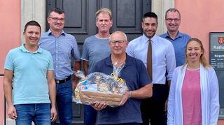 Nach 42 Jahren Mitarbeit im städtischen Bauhof ist Volker Urban jetzt von der Stadt Weikersheim in den Ruhestand verabschiedet worden.