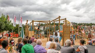 Hochbetrieb herrschte beim Spielplatzfest, das die Firma „eibe“ in Röttingen veranstaltete.
