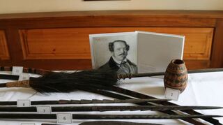 Stücke aus des Herzogs Sammlung, untergebracht im Torwachhaus des Historischen Schützen-Corps’ Bad Mergentheim.
