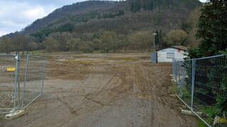 Der Platz der Oberahrtaler Sportfreunde ist bis heute eine matschige Fläche und unbetretbar.