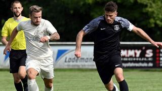 Bisher hat in der Landesliga Odenwald noch niemand Türkspor Mosbach (schwarzes Trikot) stoppen können, auch der FV Lauda nicht.