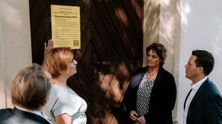 Kirche muss im Dorf bleiben: CDU-Fraktionschef Manuel Hagel (rechts) informierte sich in Mörtelstein über die Initiative „Dorfkirchen retten“.