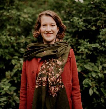 Autorin Naomi Bosch verbindet Glaube und Nachhaltigkeit.