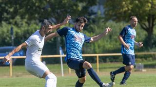 Bei Eintracht Bürstadt und Xhino Dushay (links) läuft es zurzeit richtig gut.